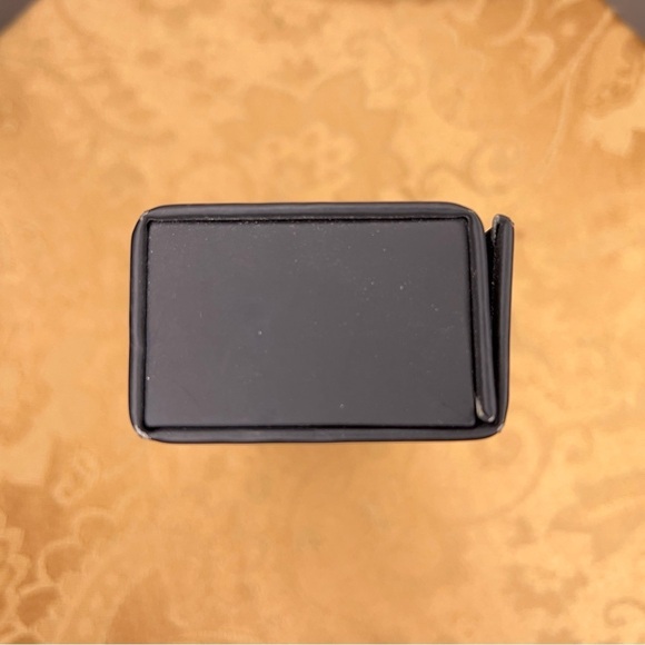 BLACK VERA WANG HARD SHELL EYEGLASS CASE VELOUR LINED CLASSIC - Picture 2 of 9